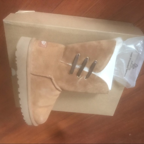 NIB UGG AUSTRALIA CONSTATINE CHESTNUT COLOR - Picture 4 of 5